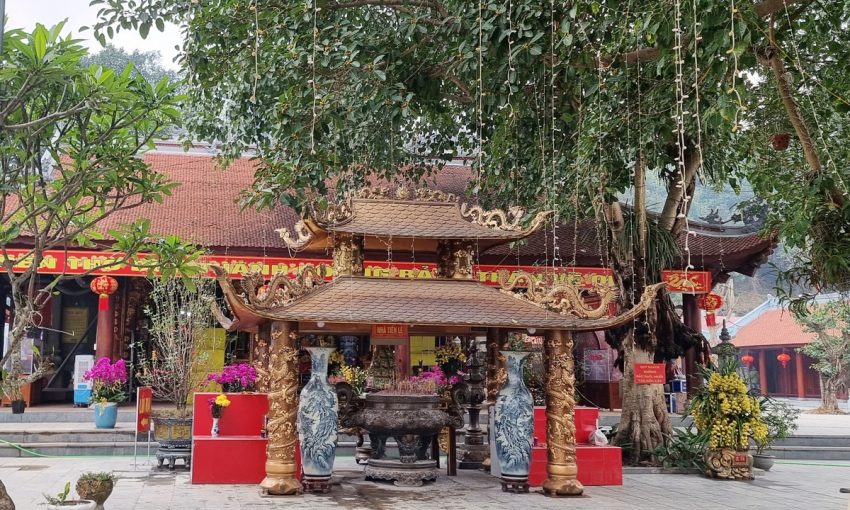 Mâm lễ chay (thường dùng cho khấn tại nhà hoặc tại ban thờ Phật):
