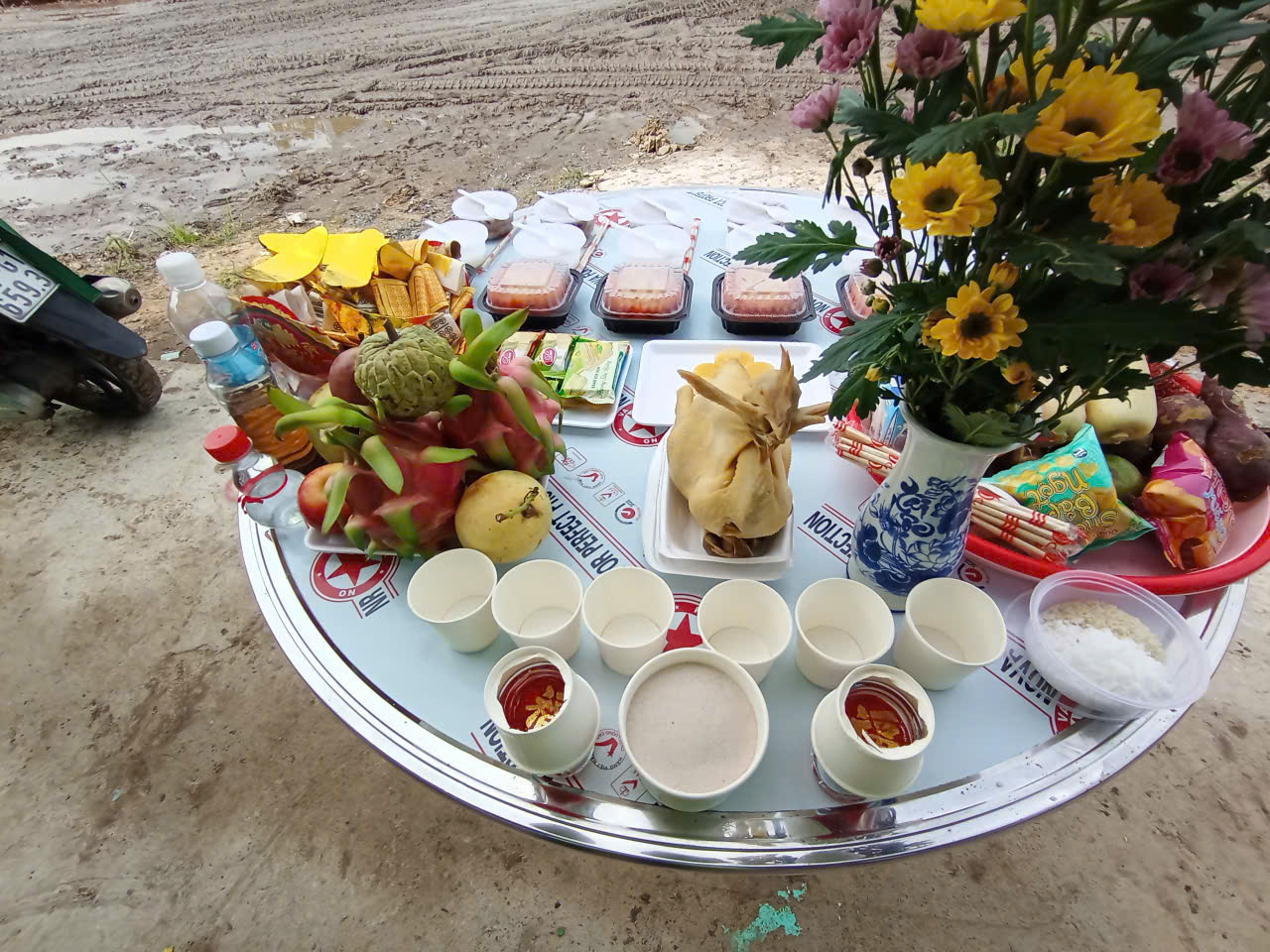 Sự khác nhau giữa cúng tổ tiên và cúng cô hồn