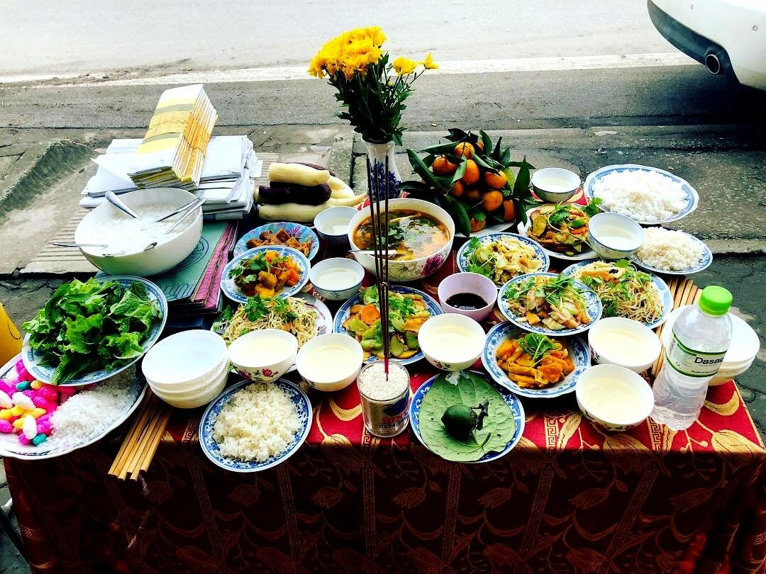 Cúng tất niên trong nhà hay ngoài sân? Giải đáp chuẩn nhất 2 Cúng tất niên ngoài sân – Khi nào nên thực hiện?